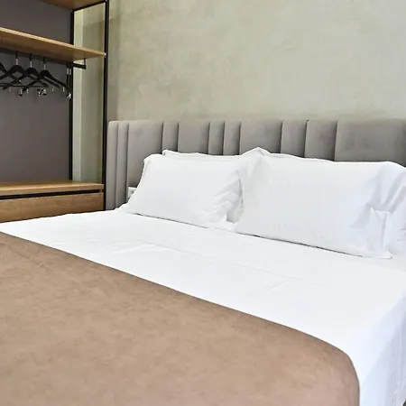 Galerias 1 Central Tirana, Self Check-in