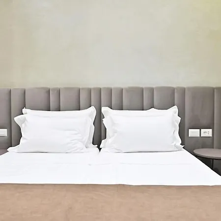 Galerias 1 Central Tirana, Self Check-in *