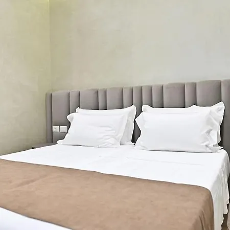 Galerias 1 Central Tirana, Self Check-in * ティラナ