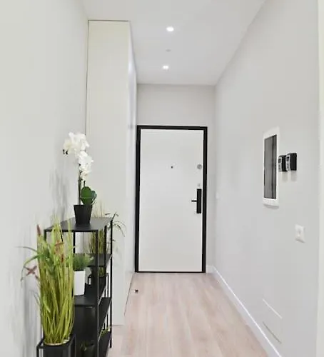 Galerias 1 Central Tirana, Self Check-in アパート *