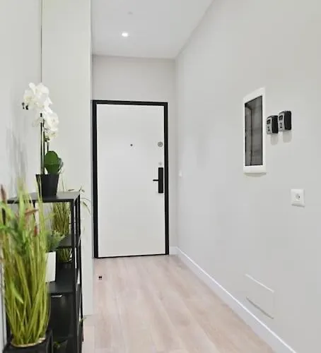 Galerias 1 Central Tirana, Self Check-in アパート