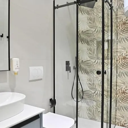 Galerias 1 Central Tirana, Self Check-in 公寓