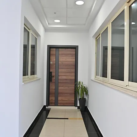 Galerias 1 Central Tirana, Self Check-in 公寓 *