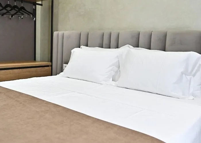 Galerias 1 Central Tirana, Self Check-in