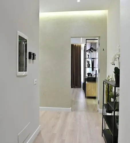 Galerias 1 Central Tirana, Self Check-in * Tirana